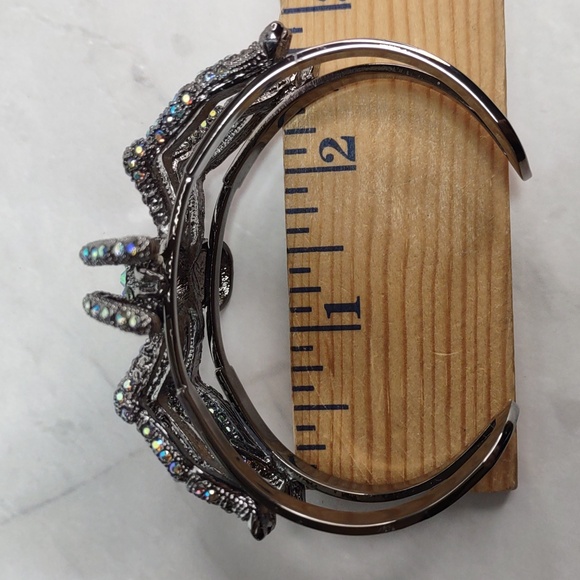 Kirk's Folly Enchanted Aurora Borealis Spider Bracelet - Picture 6 of 10